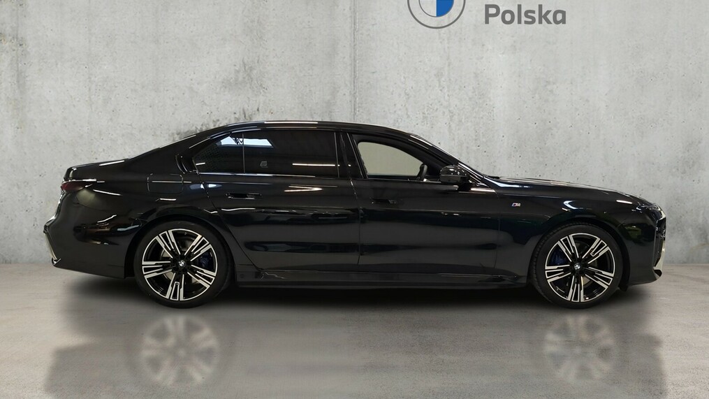 BMW Serii 7, 750