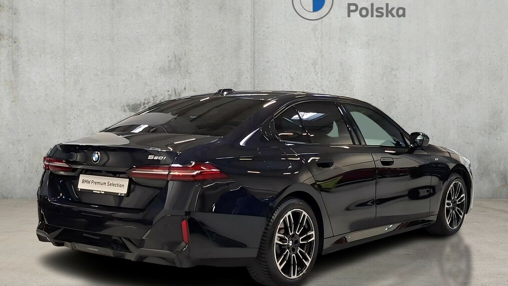 BMW Serii 5, 520