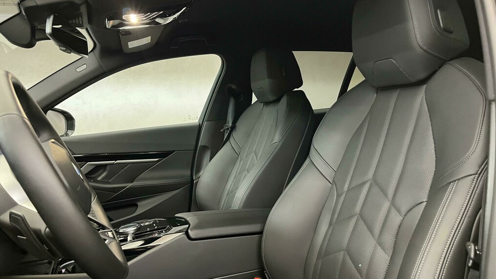 BMW Serii 5, 520
