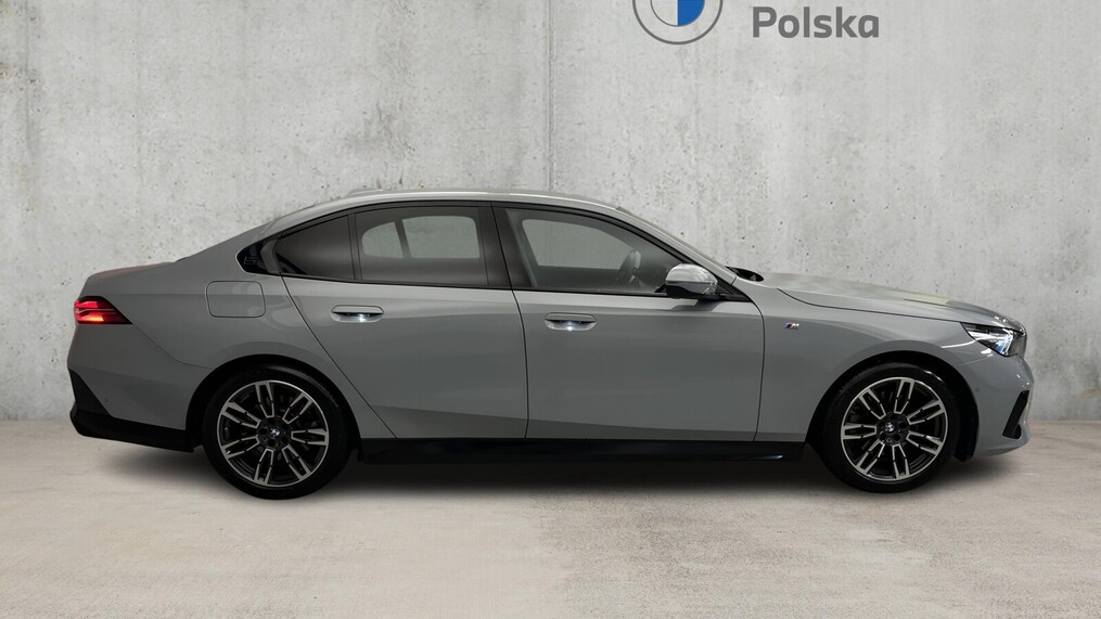 BMW Serii 5, 520