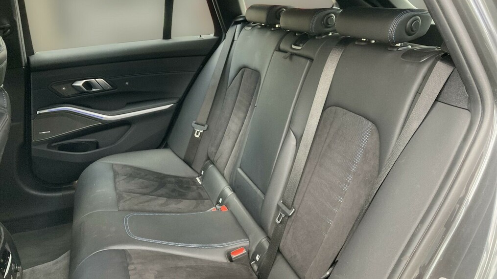 BMW Seria 3, 340