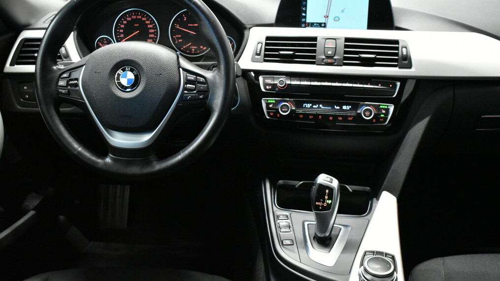 BMW Seria 3 318