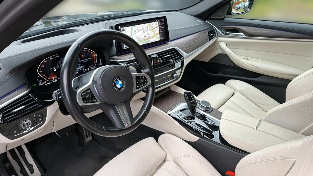 BMW Serii 5, 520