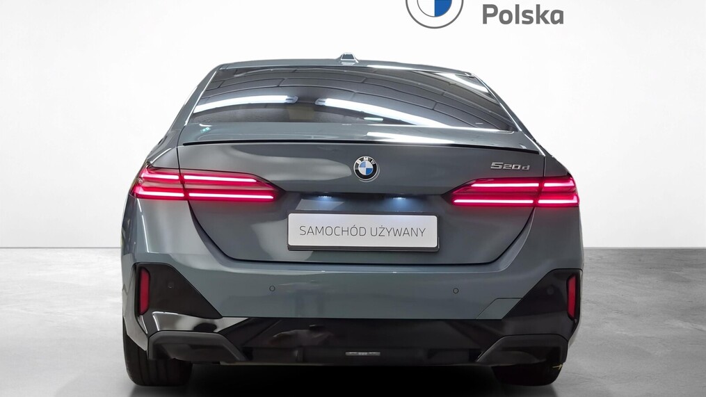 BMW Serii 5, 520