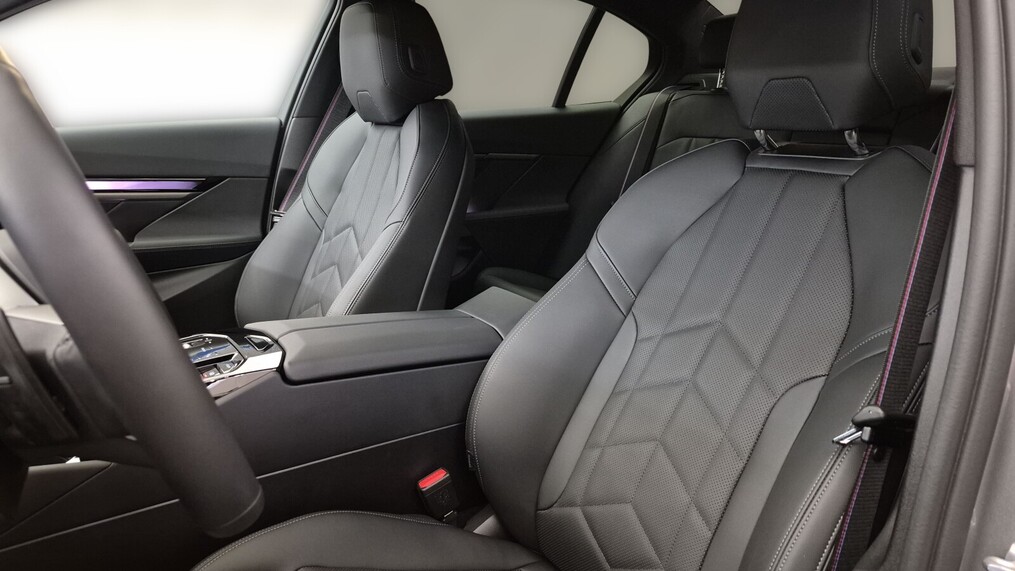 BMW Serii 5, 520