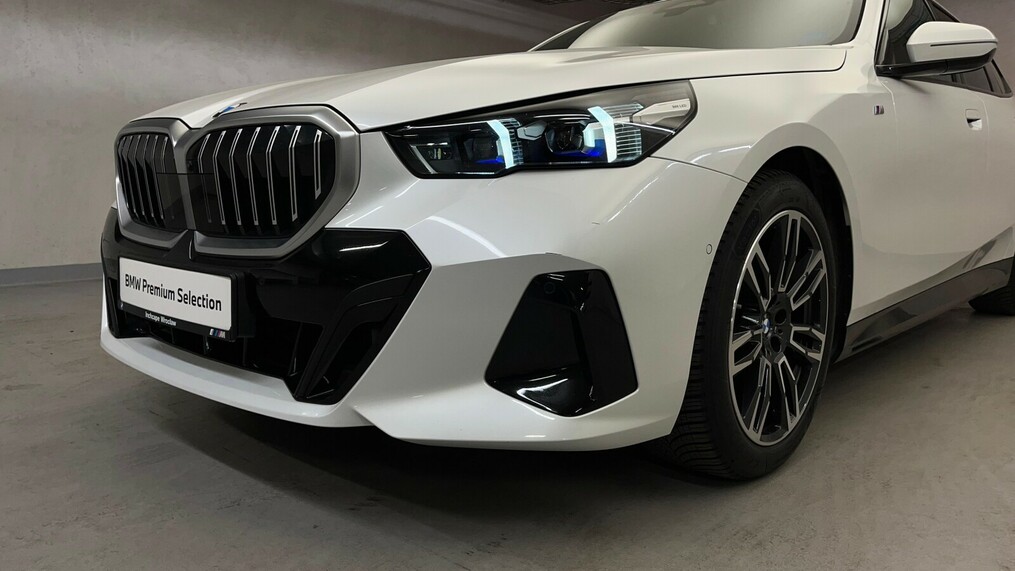 BMW Serii 5, 520