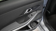 BMW Serii 3, 330