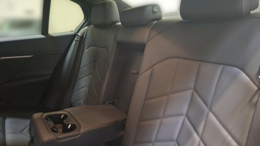 BMW Serii 5, 520
