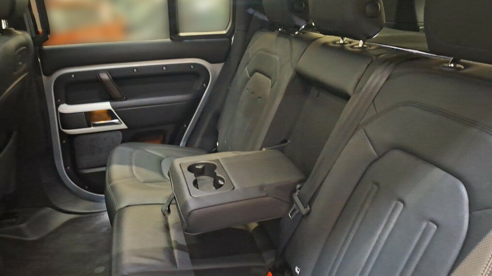 Land Rover Defender 110