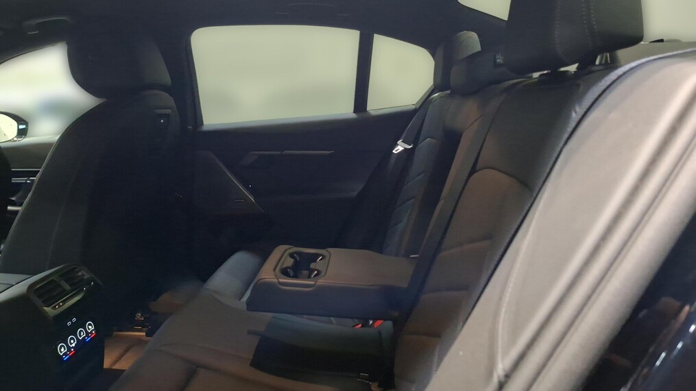 BMW Serii 5, 520