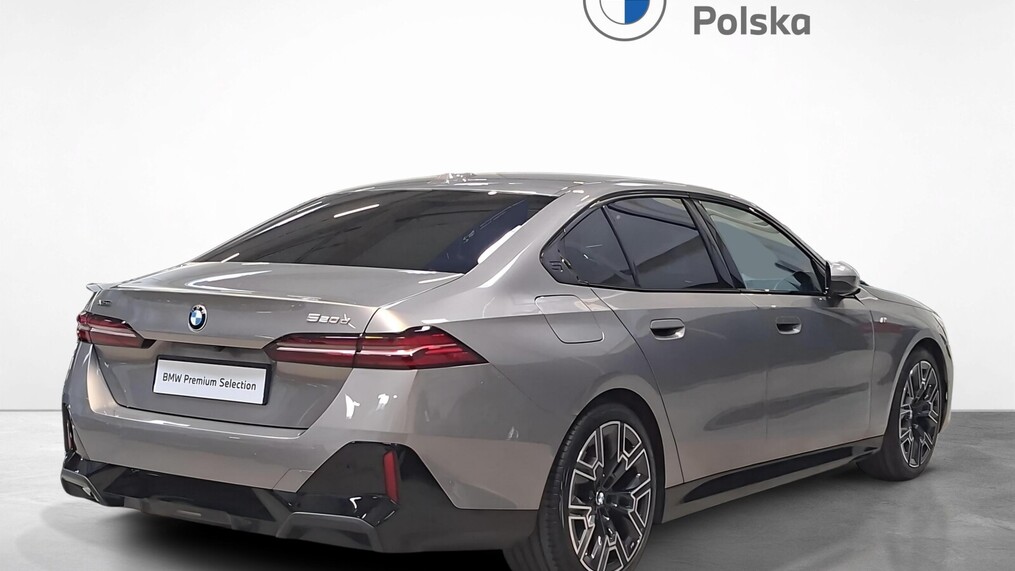 BMW Serii 5, 520