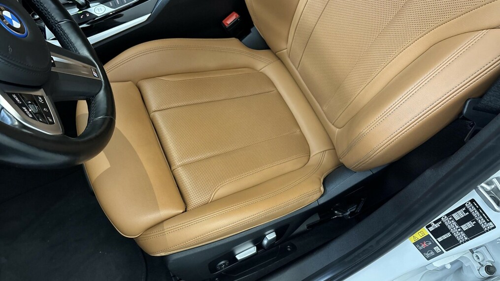 BMW Serii 3, 330