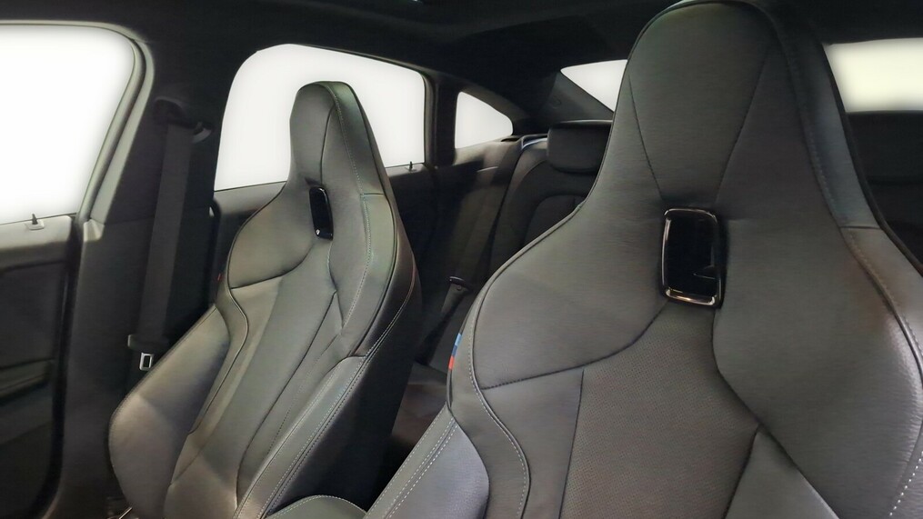 BMW Serii 2, 235