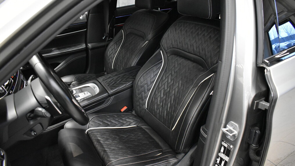 BMW Serii 7, 750