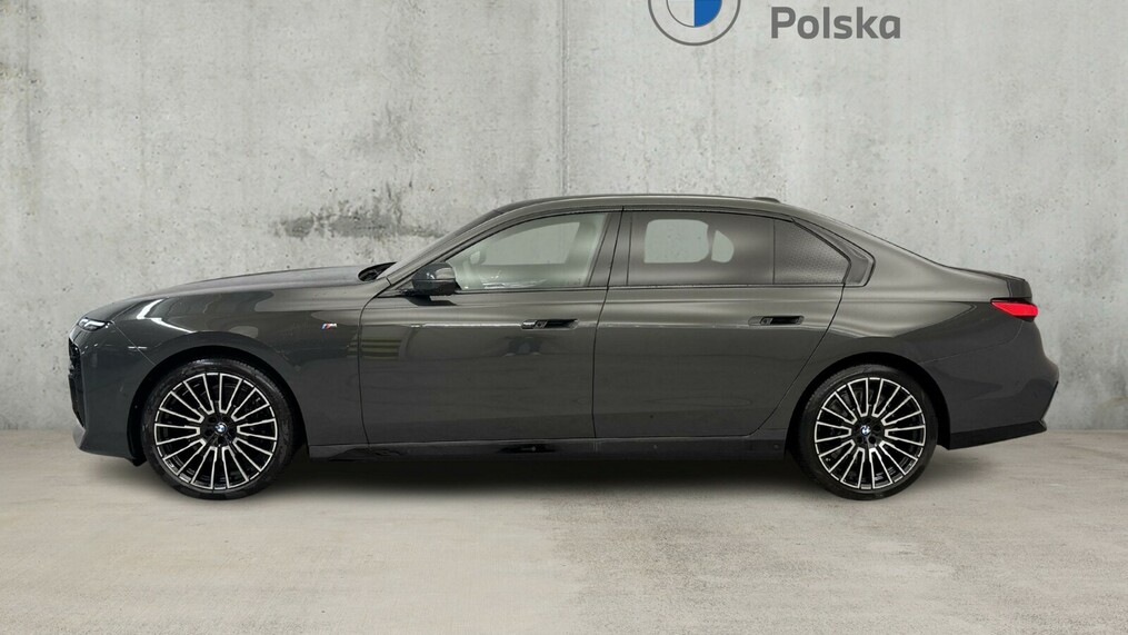 BMW Seria 7, 740