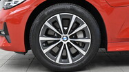BMW Serii 3, 330