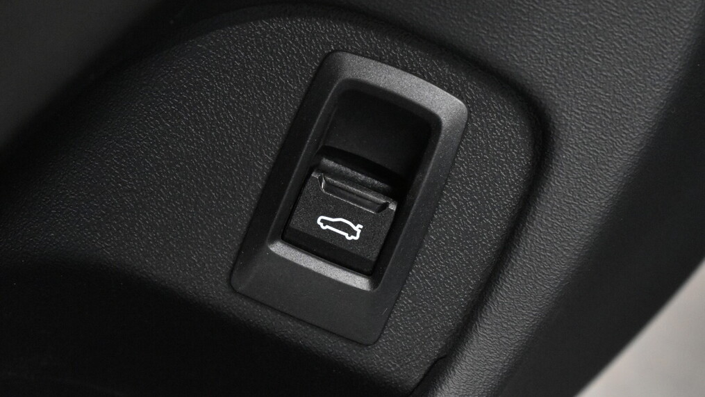 BMW Serii 5, 520