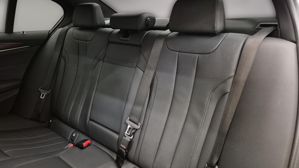 BMW Serii 5, 518