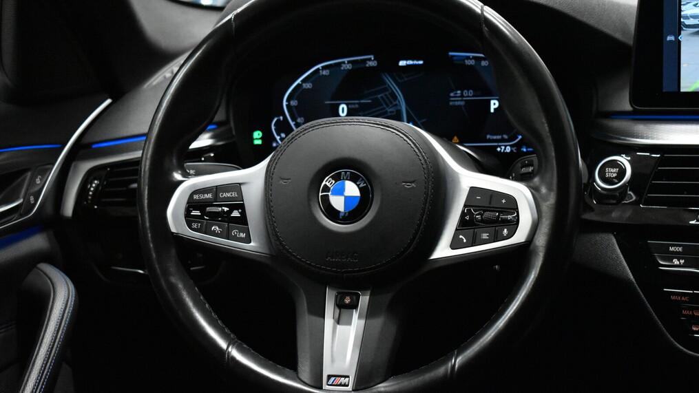 BMW Serii 5, 530