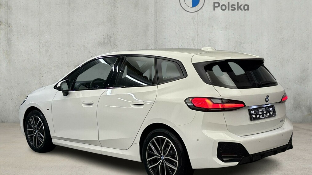 BMW Serii 2, 218