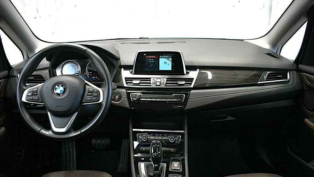 BMW Seria 2 218