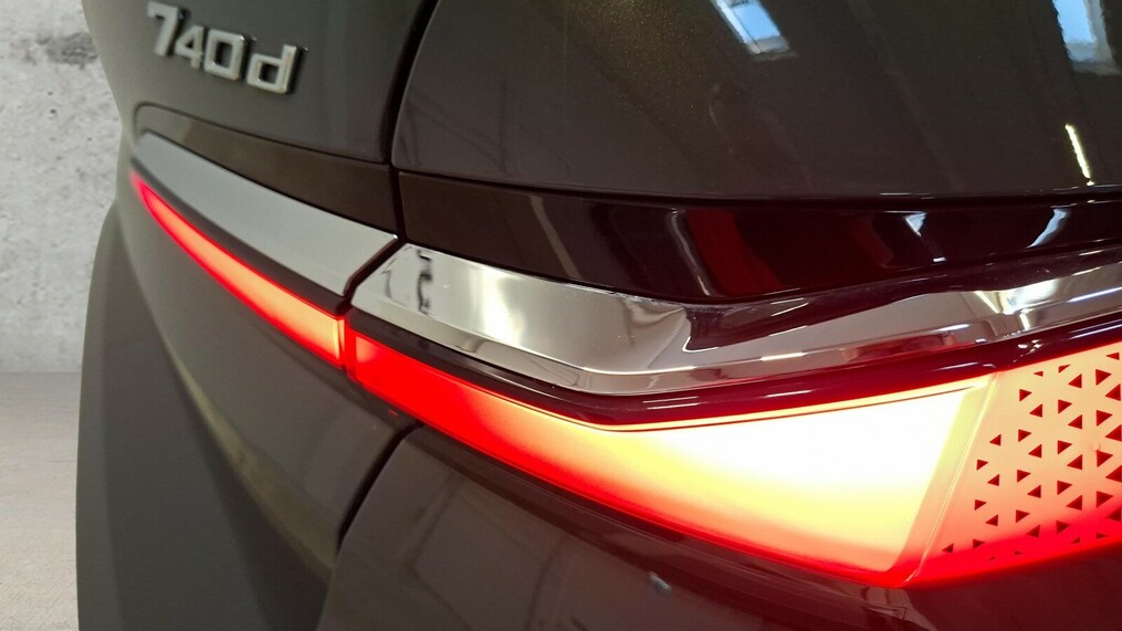 BMW Serii 7, 740