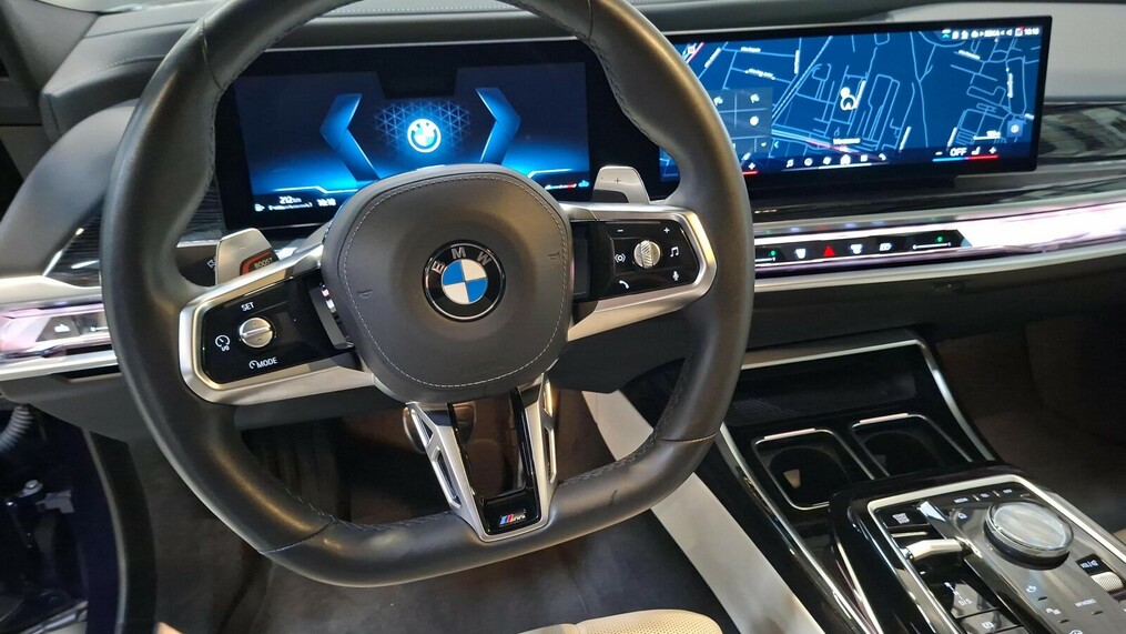 BMW Serii 7, 740