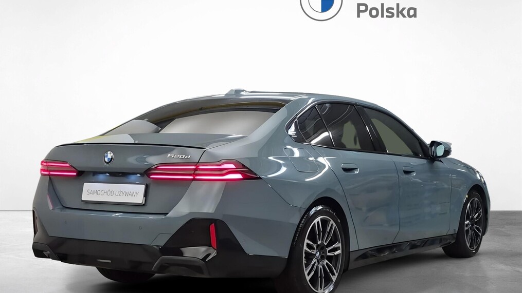 BMW Serii 5, 520