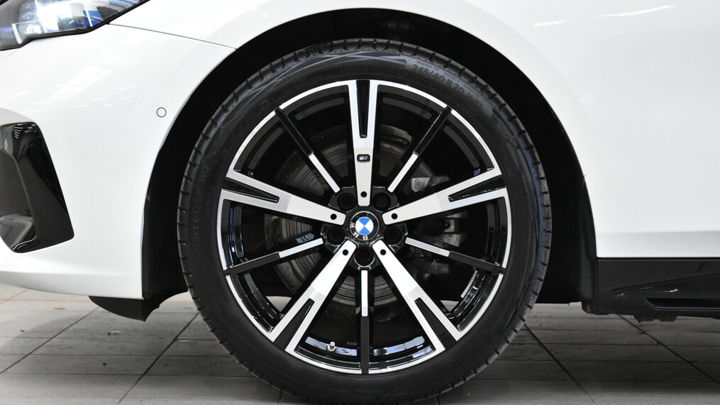 BMW Serii 5, 520