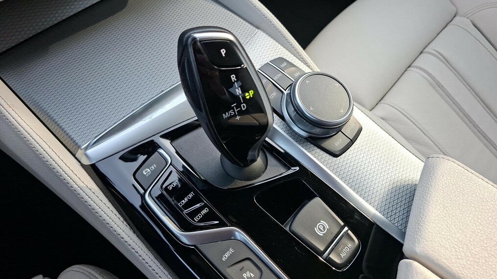 BMW Serii 5, 530