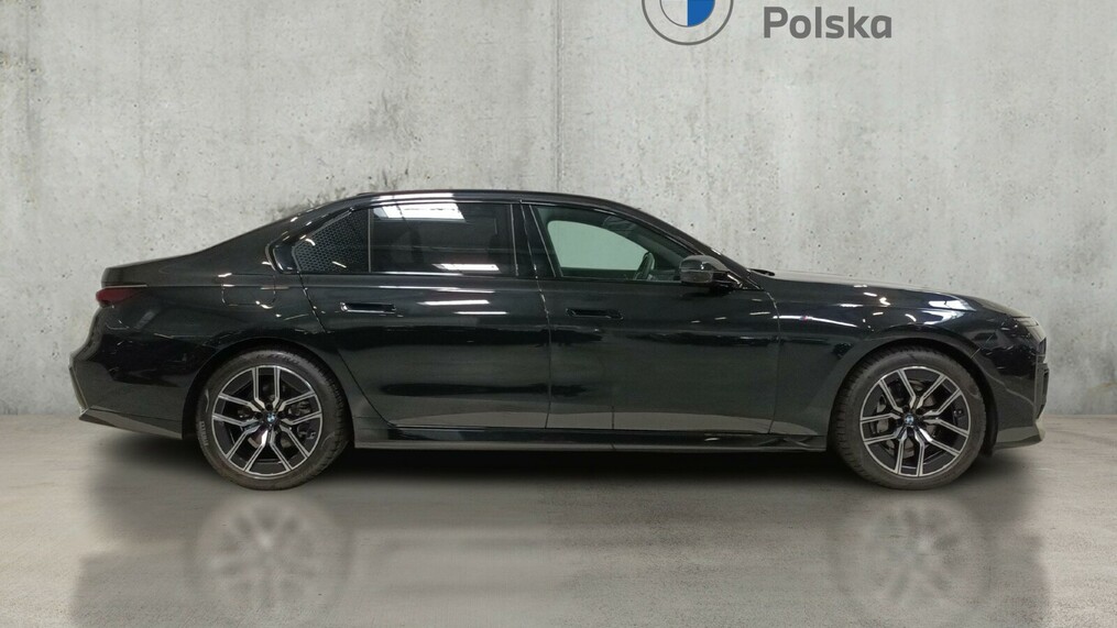 BMW Serii 7, 740