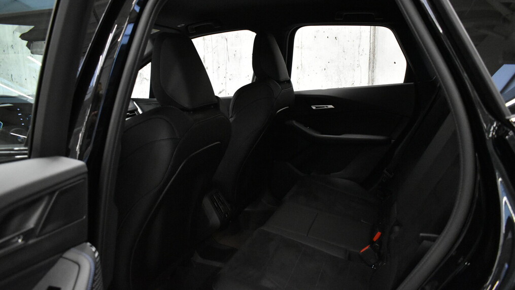 BMW Serii 2, 218