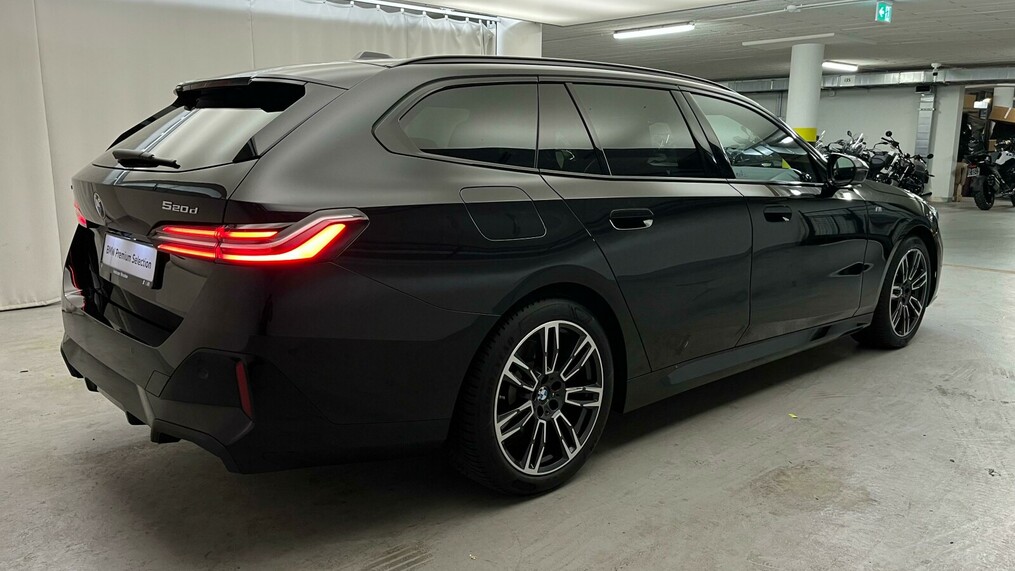 BMW Serii 5, 520