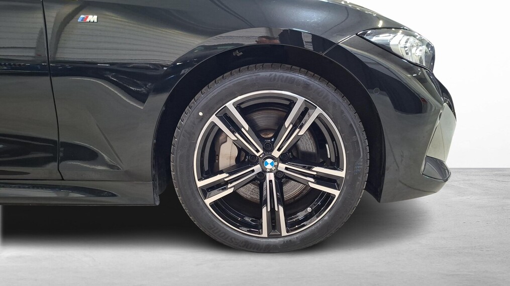 BMW Serii 3, 330
