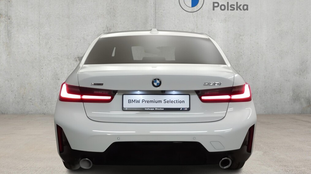BMW Serii 3, 330