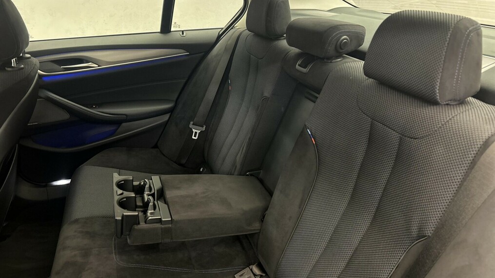 BMW Serii 5, 520