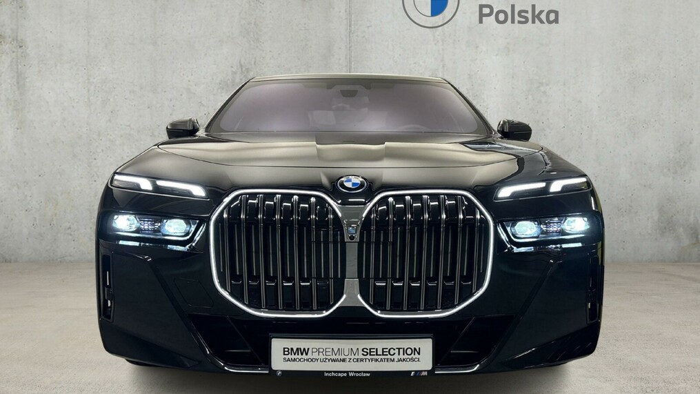 BMW Serii 7, 750