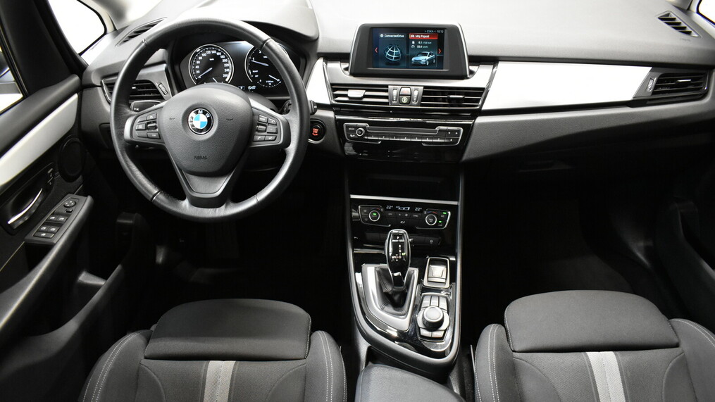 BMW Seria 2 218