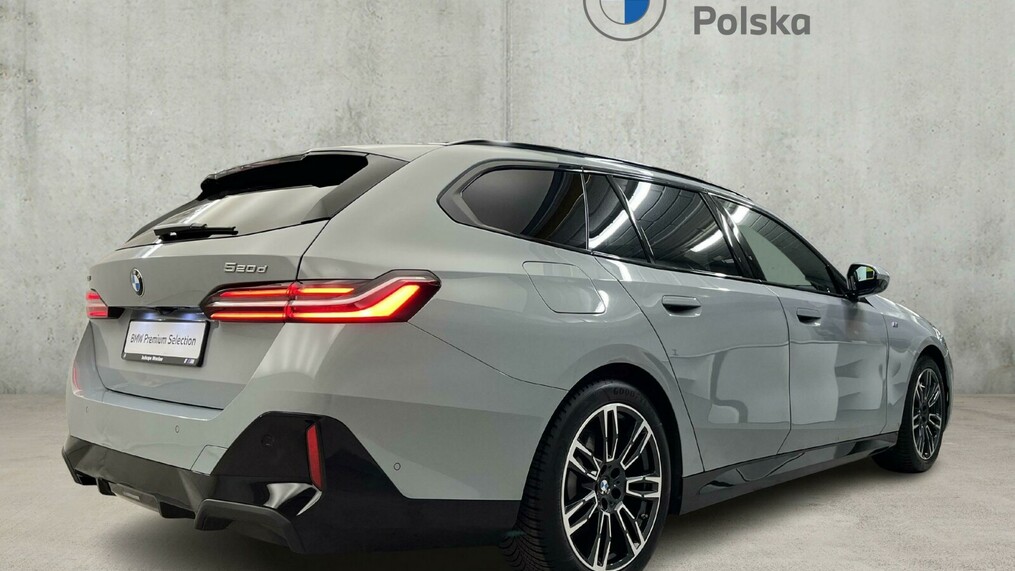 BMW Serii 5, 520