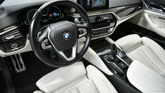 BMW Seria 5, 530