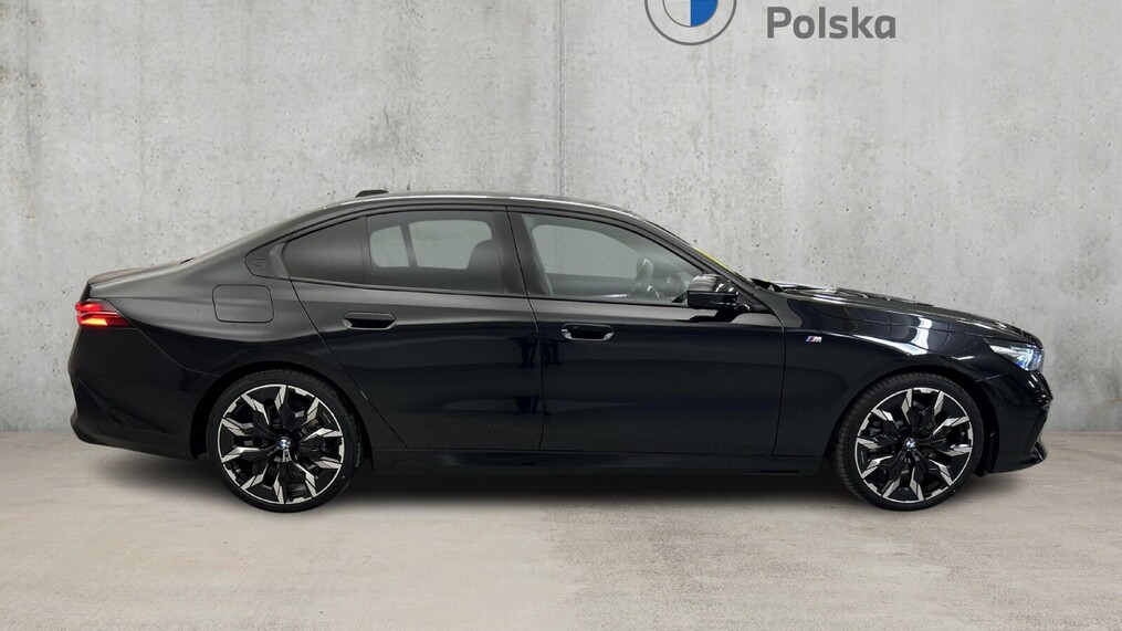 BMW Serii 5, 520