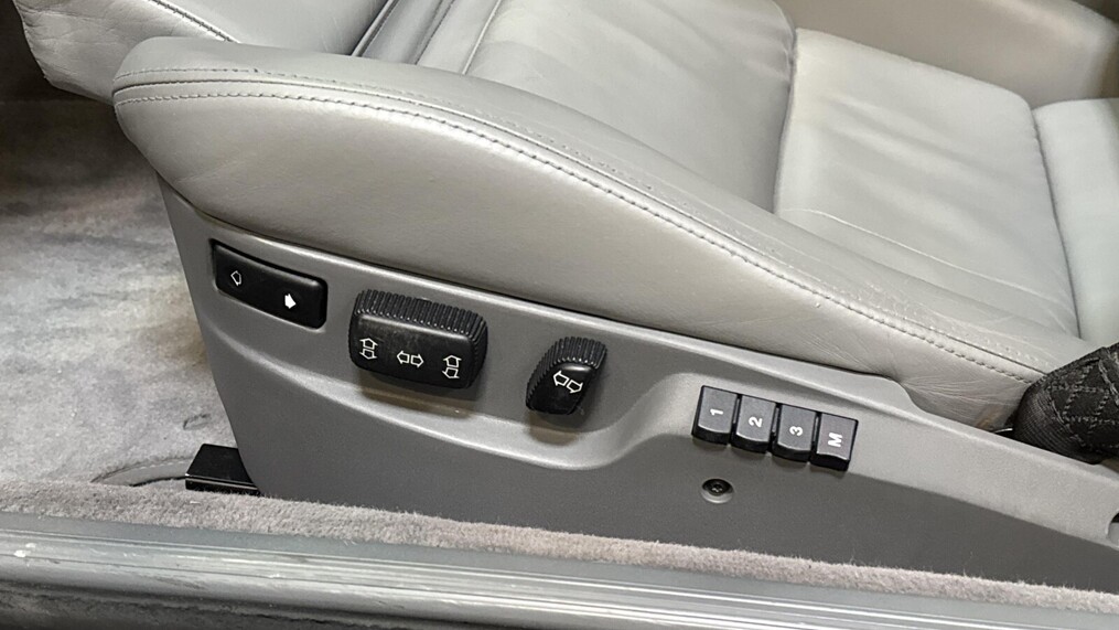 BMW Serii 8, 850