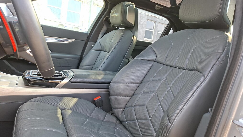 BMW Serii 7, 760