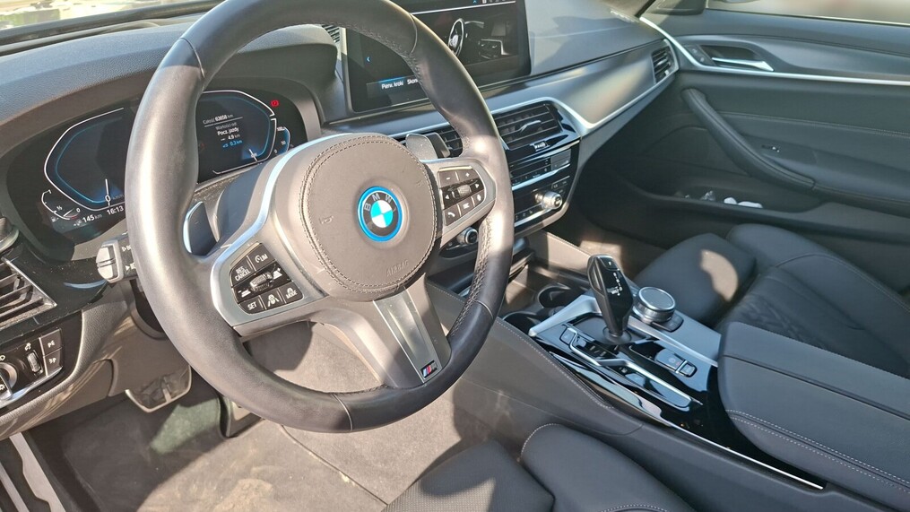 BMW Serii 5, 530