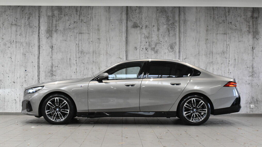 BMW Serii 5, 520