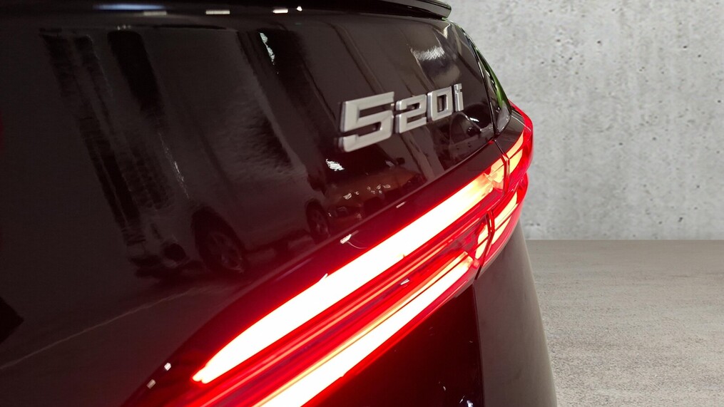BMW Serii 5, 520