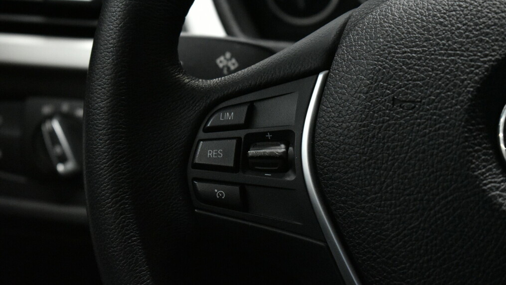 BMW Serii 3, 318