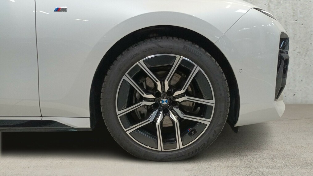 BMW Serii 7, 740