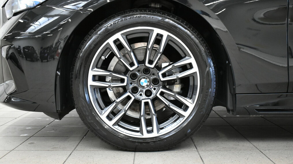 BMW Serii 5, 520