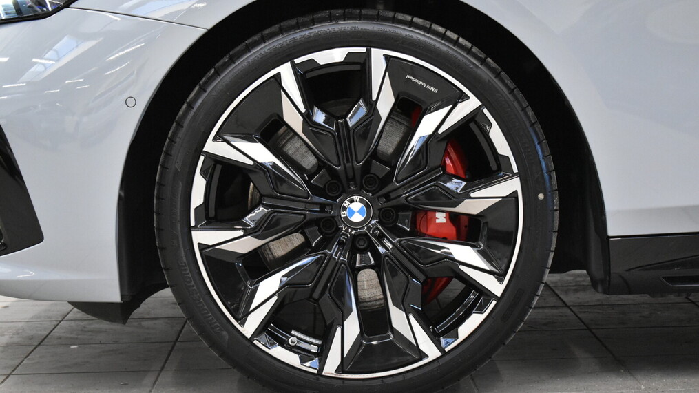 BMW Serii 5, 540